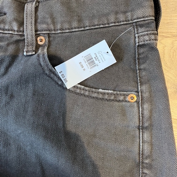 Gap Low Stride Shorts 2/26R - Picture 2 of 4